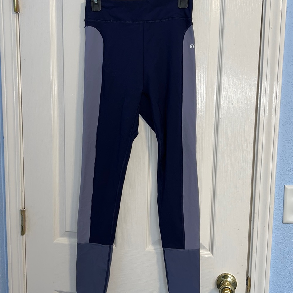 Tri-Tone Blue Gymshark leggings! Size Medium